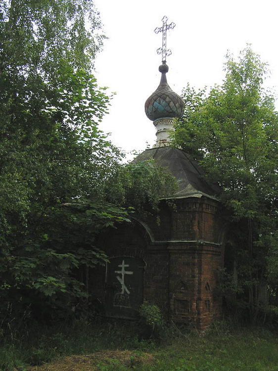 Неизвестная часовня, Аббакумцево (Некрасовский район, Ярославская область). фасады, Часовня на кладбище