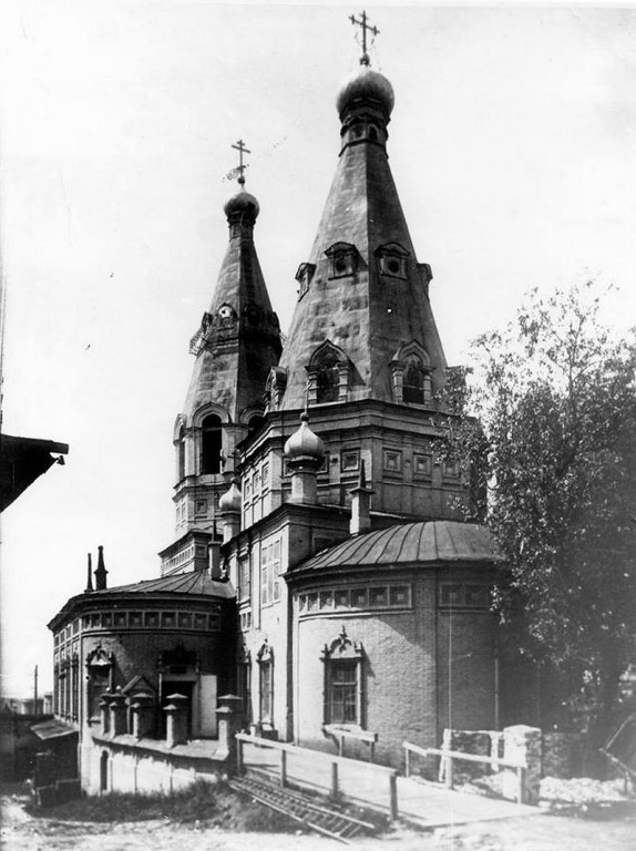 Вахитовский район. Церковь Николая Чудотворца при Гостином дворе. архивная фотография, 1890—1917 год с сайта https://pastvu.com/p/408772