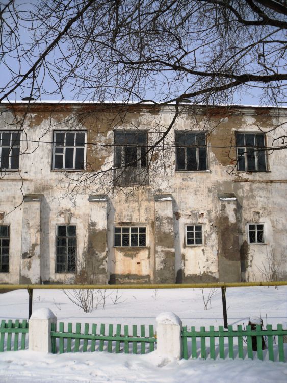 Церковь Троицы Живоначальной, Юго-Камский (Пермский район, Пермский край). архитектурные детали, здесь был красивый вход с колоннами