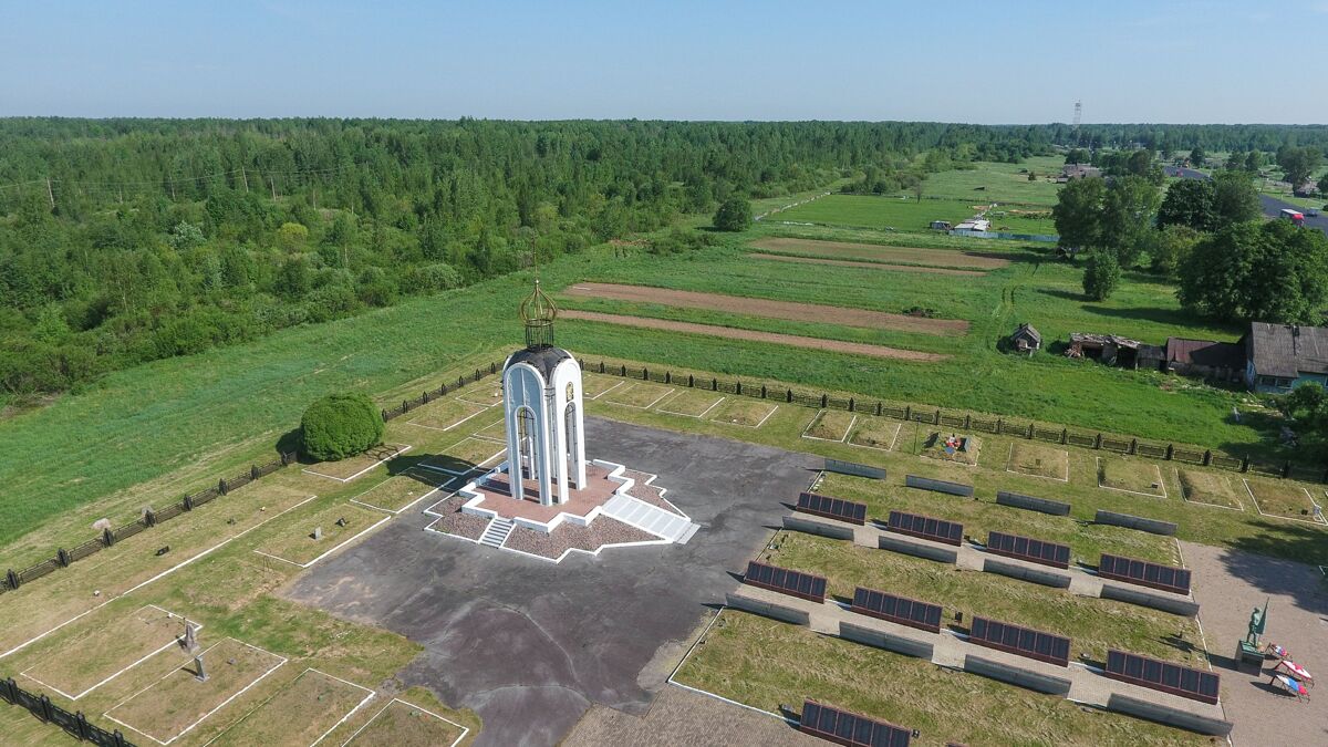 Неизвестная часовня, Мясной Бор (Новгородский район, Новгородская область). общий вид в ландшафте, аэросъемка, обзорный вид сверху