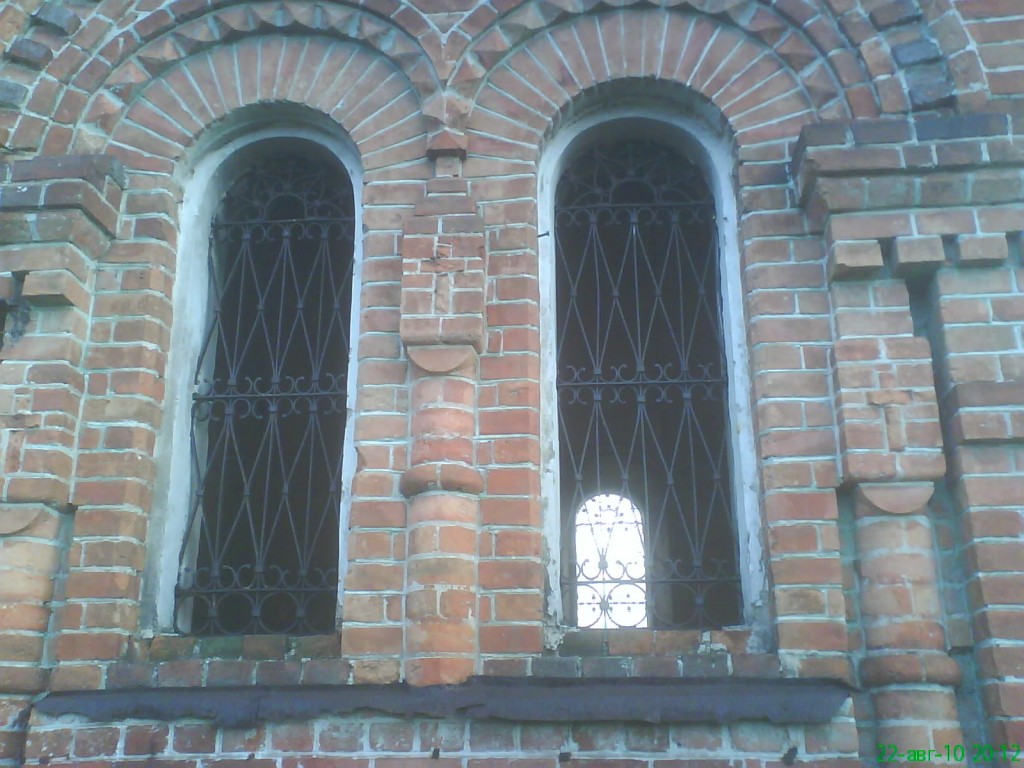 Часовня Георгия Победоносца, Шушарина (Ирбитский район (Ирбитское МО), Свердловская область). архитектурные детали, Cнимал на камеру телефона
