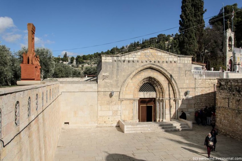 Иерусалим - Масличная гора. Церковь Успения Пресвятой Богородицы. фасады