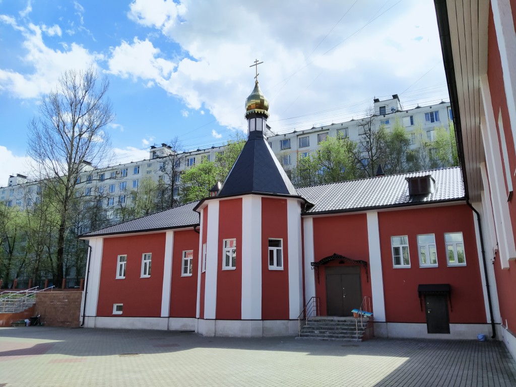 Крестильная церковь Сергия Радонежского, Коньково (Юго-Западный административный округ (ЮЗАО), г. Москва). фасады