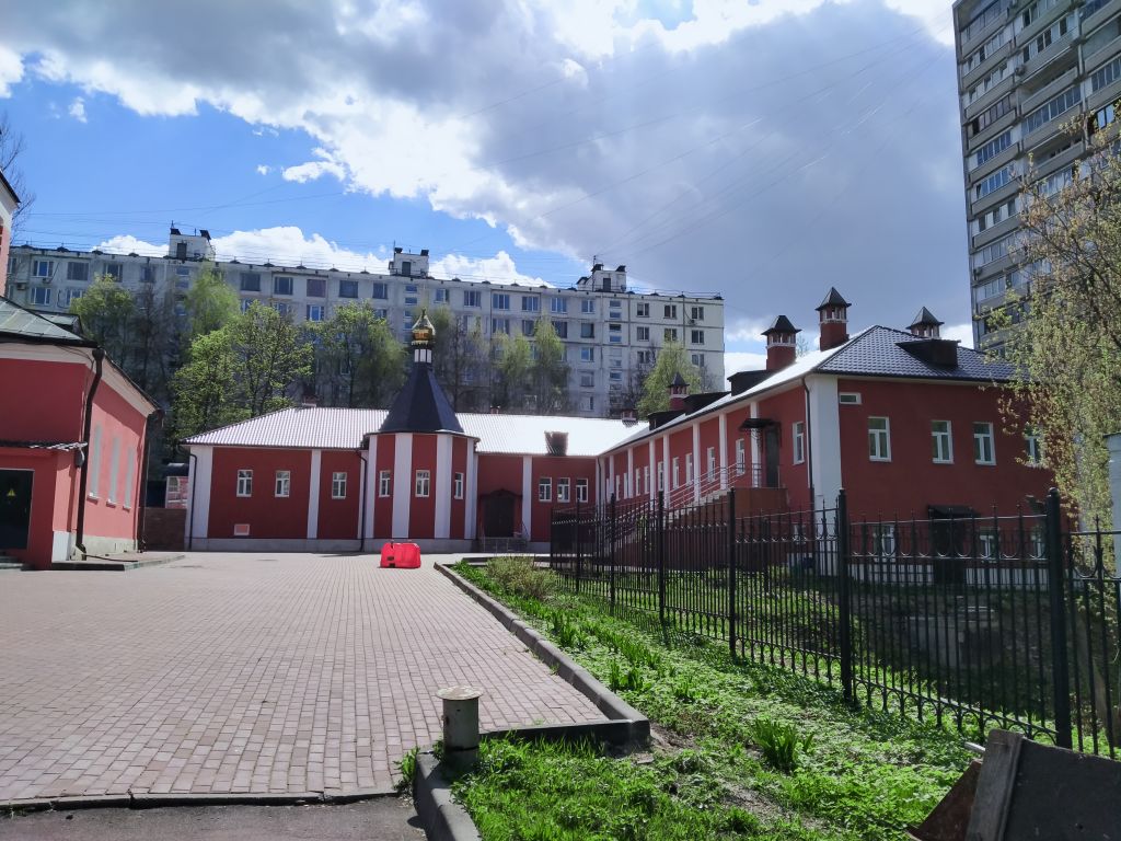 Крестильная церковь Сергия Радонежского, Коньково (Юго-Западный административный округ (ЮЗАО), г. Москва). фасады
