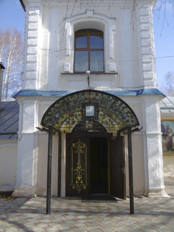 Церковь Преображения Господня, Большие Кабаны (Лаишевский район, Республика Татарстан). архитектурные детали, Главные врата храма