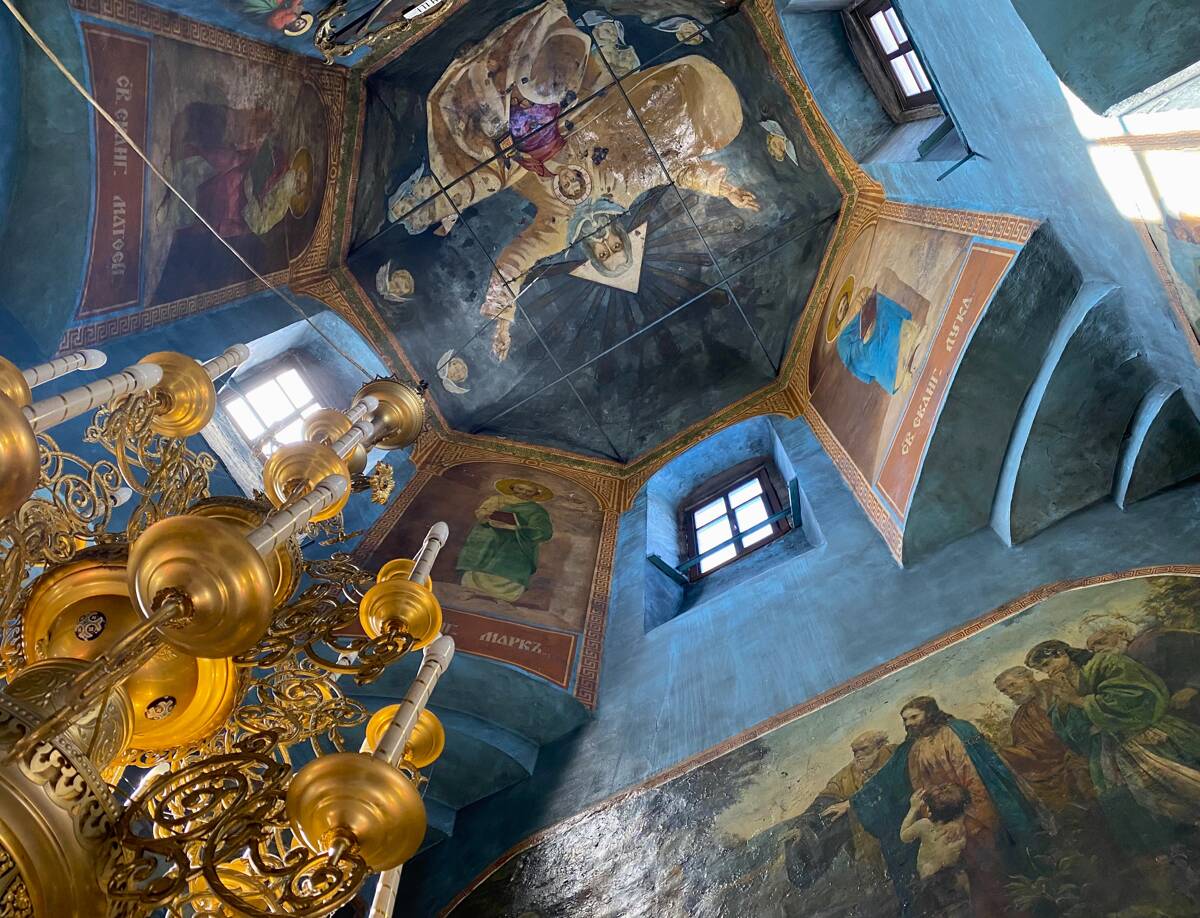 Церковь Преображения Господня, Большие Кабаны (Лаишевский район, Республика Татарстан). интерьер и убранство, Подкупольное пространство, юго-западная сторона
