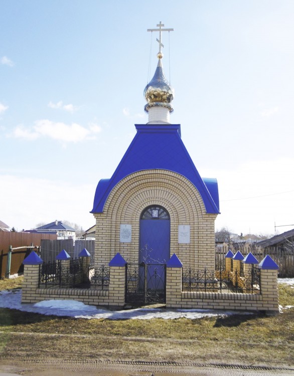 Часовня Казанской иконы Божией Матери, Большие Кабаны (Лаишевский район, Республика Татарстан). фасады, Западный фасад чвсовни с вратами