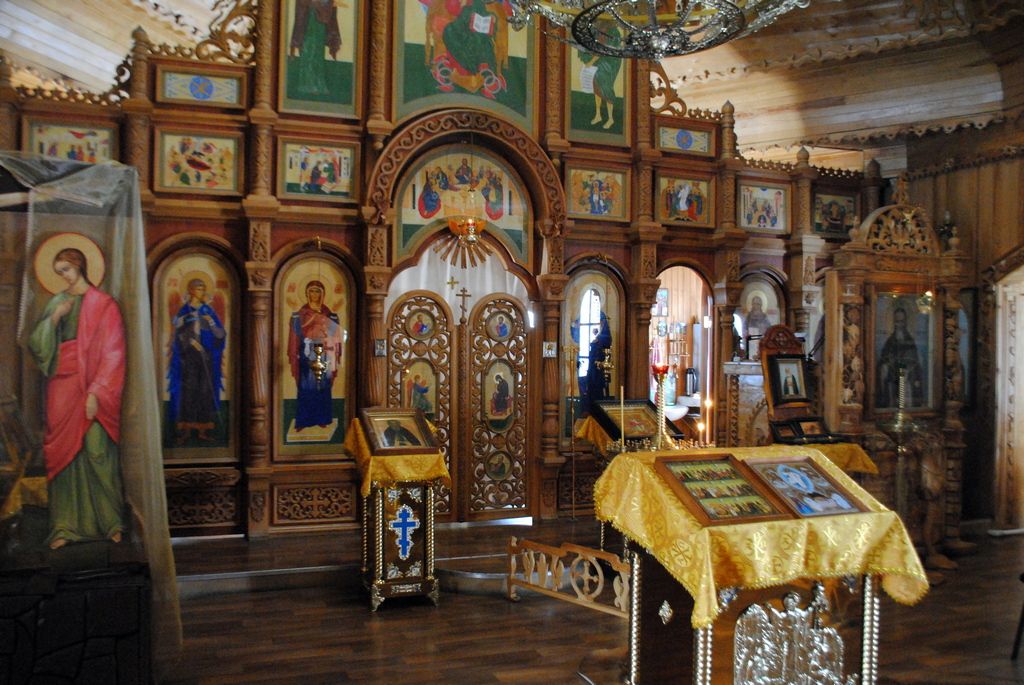 Иоанно-Кронштадтский женский монастырь. Церковь Иоанна Кронштадтского, Кислуха (Первомайский район, Алтайский край). интерьер и убранство, Иконостас