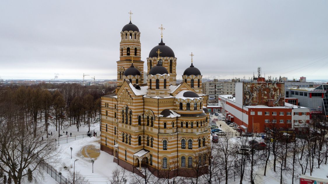 Рязань. Церковь Иоанна Кронштадтского. общий вид в ландшафте