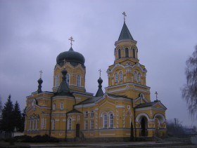 Новые Петровцы. Церковь Покрова Пресвятой Богородицы