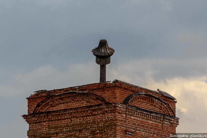 Церковь Казанской иконы Божией матери, Шапши (Высокогорский район, Республика Татарстан). архитектурные детали, Основание креста на колокольне