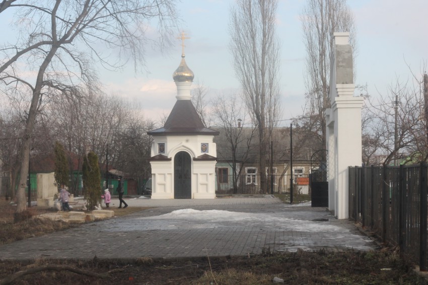 Часовня Михаила Архангела на Терновом кладбище, Воронеж (Воронеж, город, Воронежская область). общий вид в ландшафте