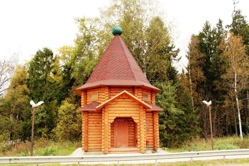 Часовня Виктора Мученика, 76-м км Ярославского шоссе (Сергиево-Посадский городской округ, Московская область). фасады, Вид с запада