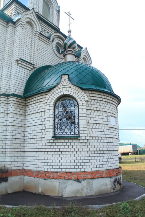 Новоживотинное. Церковь Михаила Архангела (новая). архитектурные детали, Апсида, вид с юга