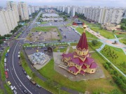 Церковь Троицы Живоначальной в Братееве, Вид с юго-востока, фото с квадрокоптера. Слева - Троицкий храм, справа - Предтеченский<br>, Москва, Южный административный округ (ЮАО), г. Москва