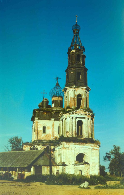 Кой. Церковь Троицы Живоначальной. фасады, 1991