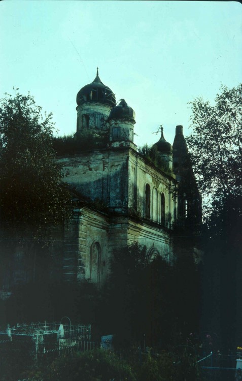 Божонка. Церковь Покрова Пресвятой Богородицы. фасады, 1994