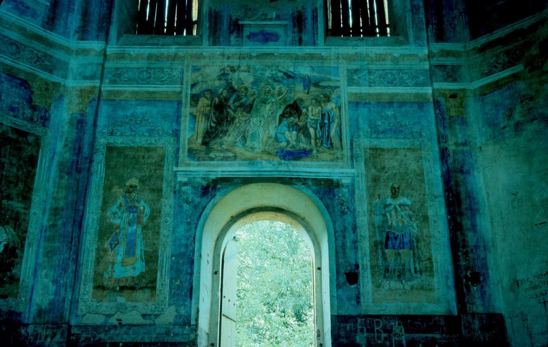 Божонка. Церковь Покрова Пресвятой Богородицы. интерьер и убранство, 1994