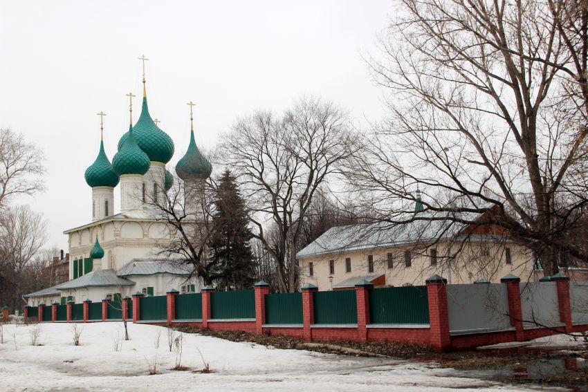Домовая церковь Иннокентия, митрополита Московского при епархиальном управлении, Ярославль (Ярославль, город, Ярославская область). общий вид в ландшафте