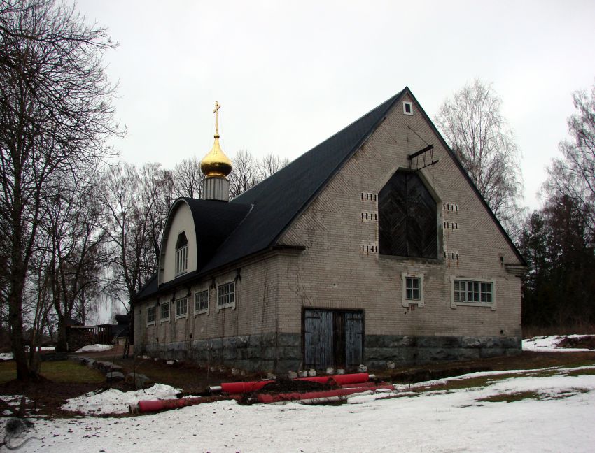Церковь Покрова Пресвятой Богородицы, Киркконумми (Уусимаа, Финляндия). общий вид в ландшафте