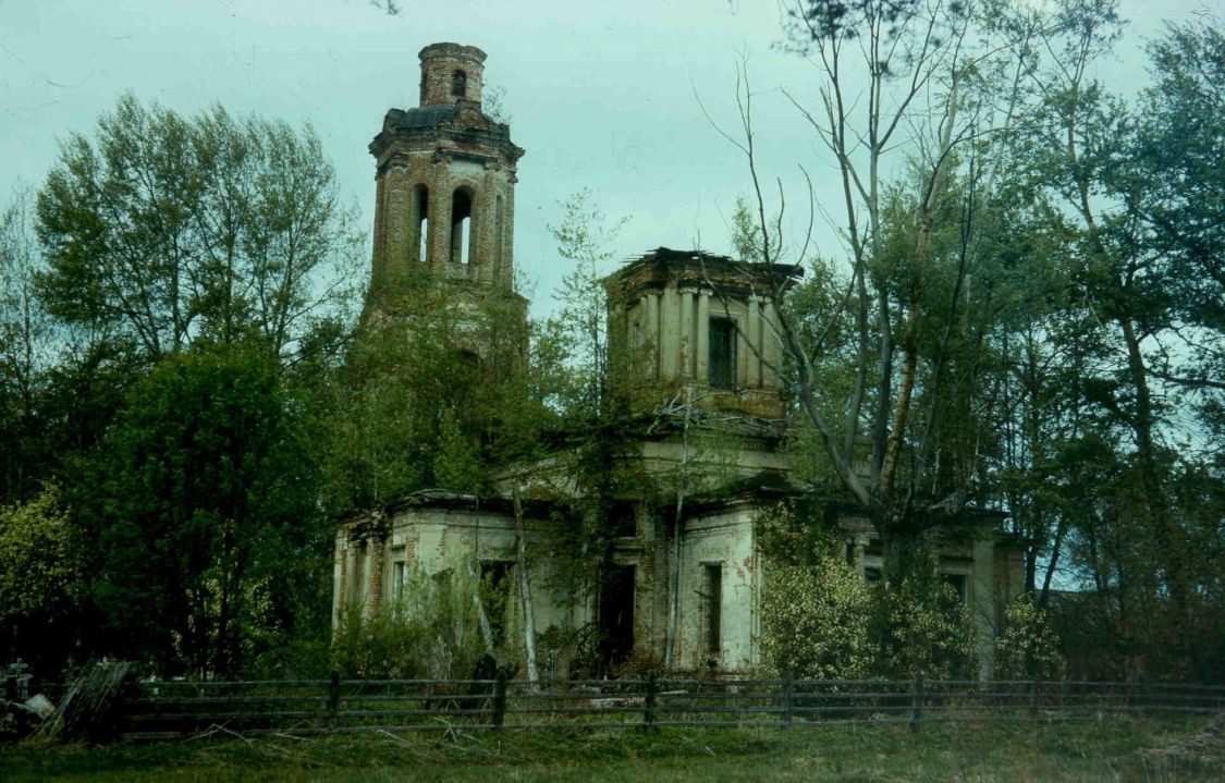 Церковь Воздвижения Креста Господня, Лисино (Любимский район, Ярославская область). фасады