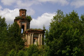 Лисино. Церковь Воздвижения Креста Господня