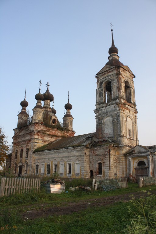 Синёво-Дуброво. Церковь Тихвинской иконы Божией Матери. фасады