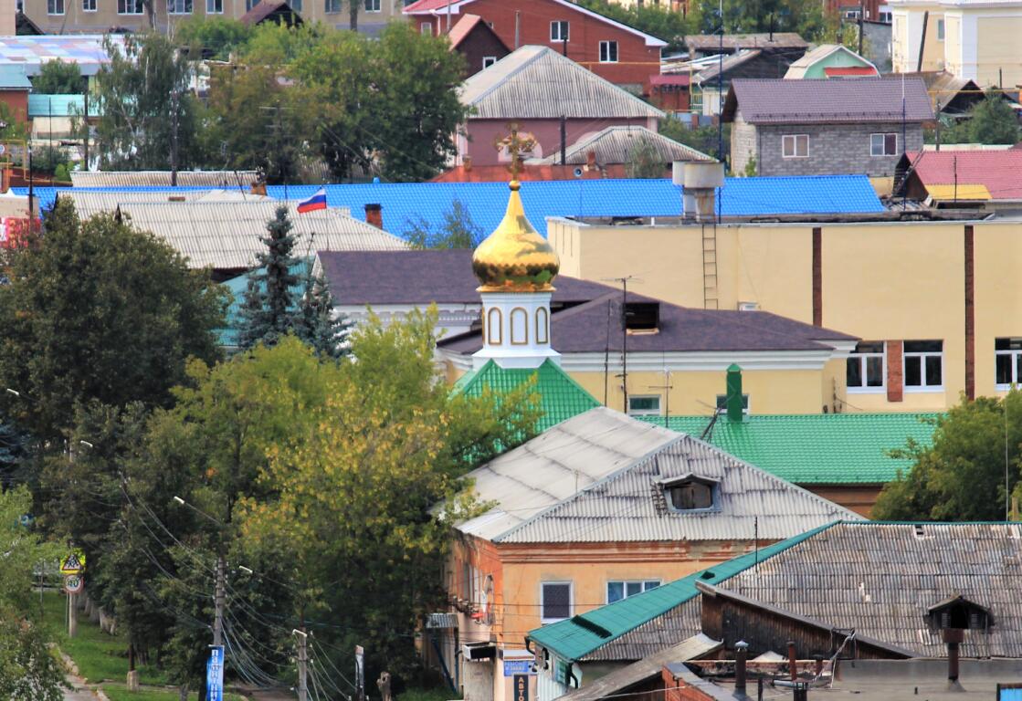 Церковь Иоанна Кронштадтского, Реж (Режевской район (Режевской ГО), Свердловская область). общий вид в ландшафте, Вид с Орловой горы