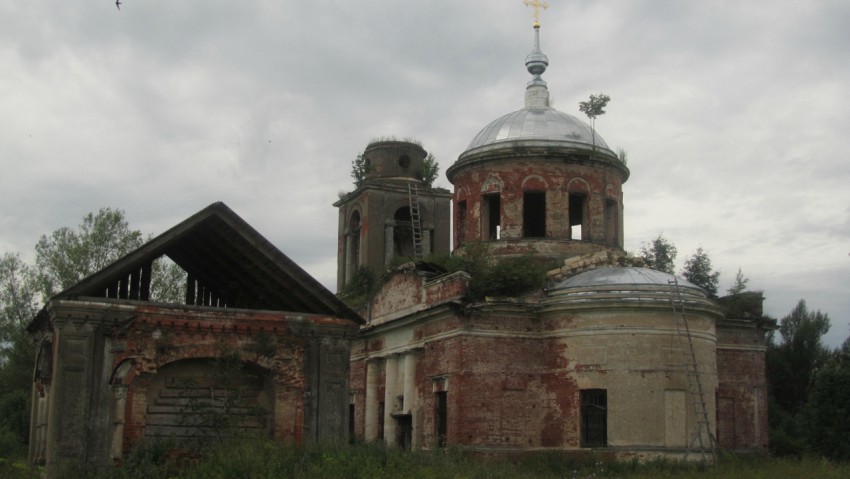 Церковь Воскресения Словущего, Благодатное (Калининский район, Тверская область). общий вид в ландшафте