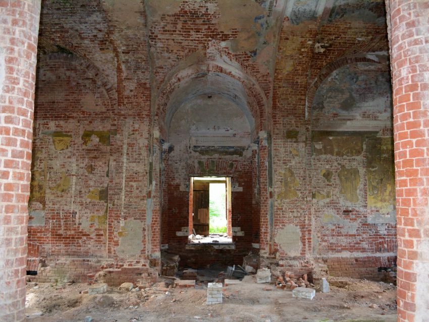 Церковь Воскресения Словущего, Благодатное (Калининский район, Тверская область). интерьер и убранство, Западная сторона трапезной