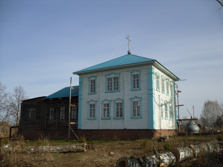Кузнечиха. Церковь Прокопия Устюжского. общий вид в ландшафте, вид с юго-восточной стороны