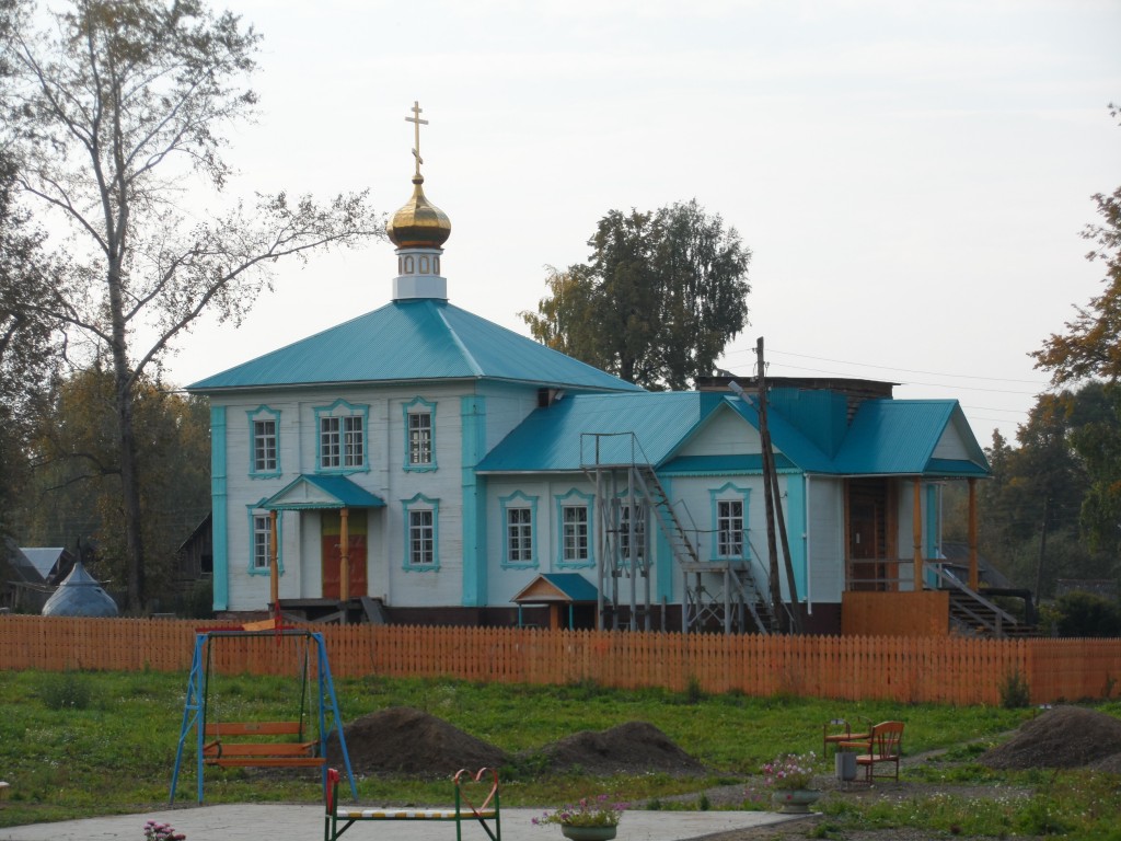 Кузнечиха. Церковь Прокопия Устюжского. общий вид в ландшафте