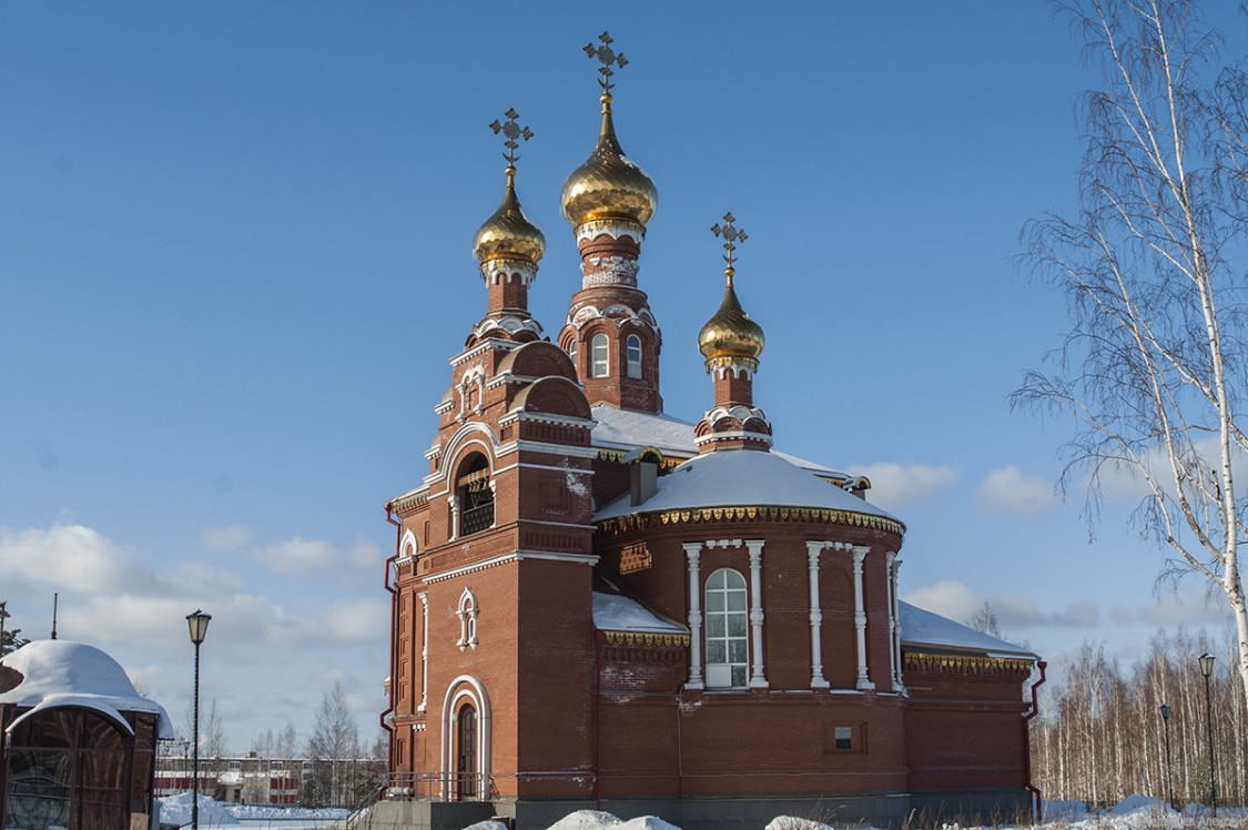 Красноуральск. Церковь Иоанна Кронштадтского и Сергия Радонежского. фасады