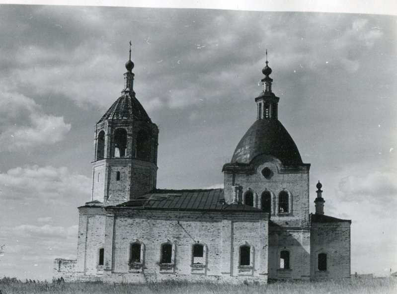 Церковь Богоявления Господня, Липовка (Ярковский район, Тюменская область). архивная фотография, Фото  1985 г. взято с сайта госкаталог. рф https://goskatalog.ru/portal/#/collections?id=65331569
