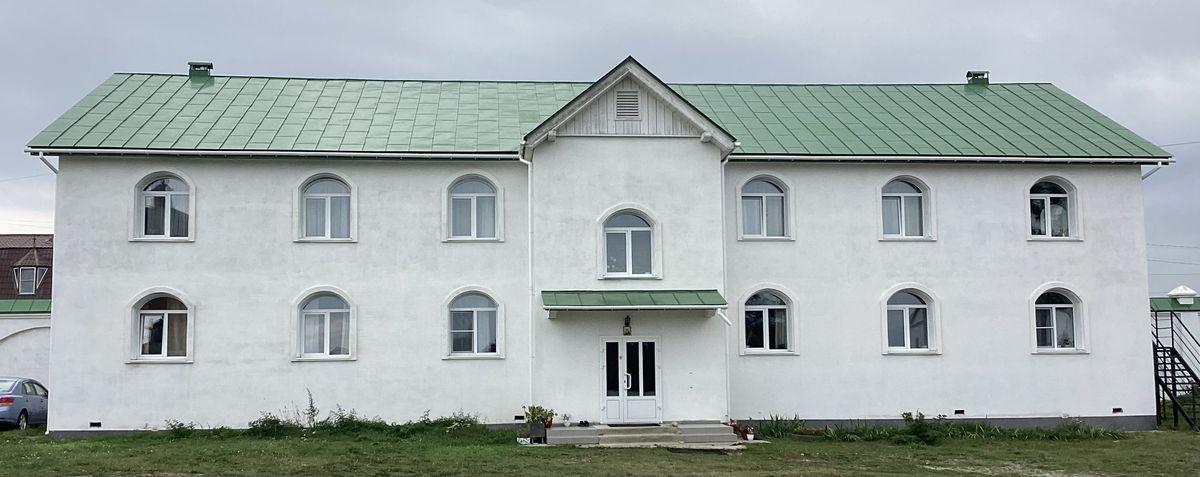 Административное здание, вид с запада, дополнительная информация. Посольский Спасо-Преображенский монастырь, Посольское (Кабанский район, Республика Бурятия)