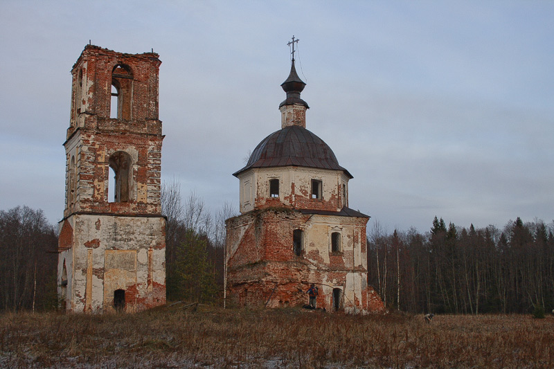 Церковь Воскресения Христова, Пожары, урочище (Бабаевский район, Вологодская область). фасады