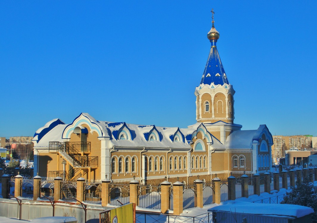 Ижевск. Церковь Серафима Саровского. фасады, Вид с юго-востока