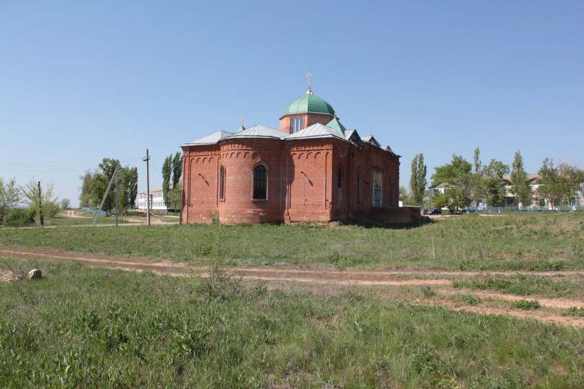 Церковь Николая Чудотворца, Маньково-Берёзовская (Милютинский район, Ростовская область). общий вид в ландшафте