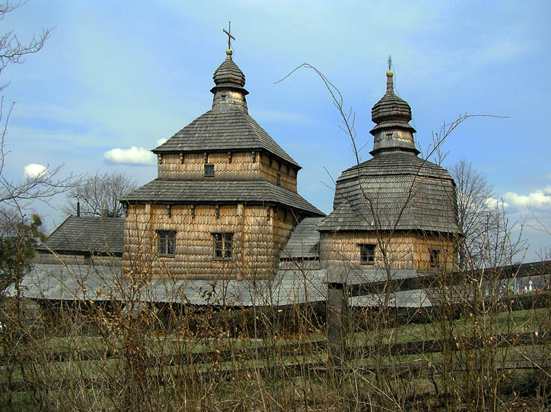Церковь Сошествия Святого Духа, Потелич (Жолковский район, Украина, Львовская область). фасады