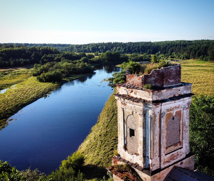 Церковь Смоленской иконы Божией Матери, Пятница-Плот (погост Пятницкий на Плоту) (Торжокский район и г. Торжок, Тверская область). архитектурные детали