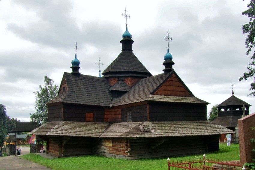 Церковь Благовещения Пресвятой Богородицы, Коломыя (Коломыйский район, Украина, Ивано-Франковская область). фасады, вид с северо-востока