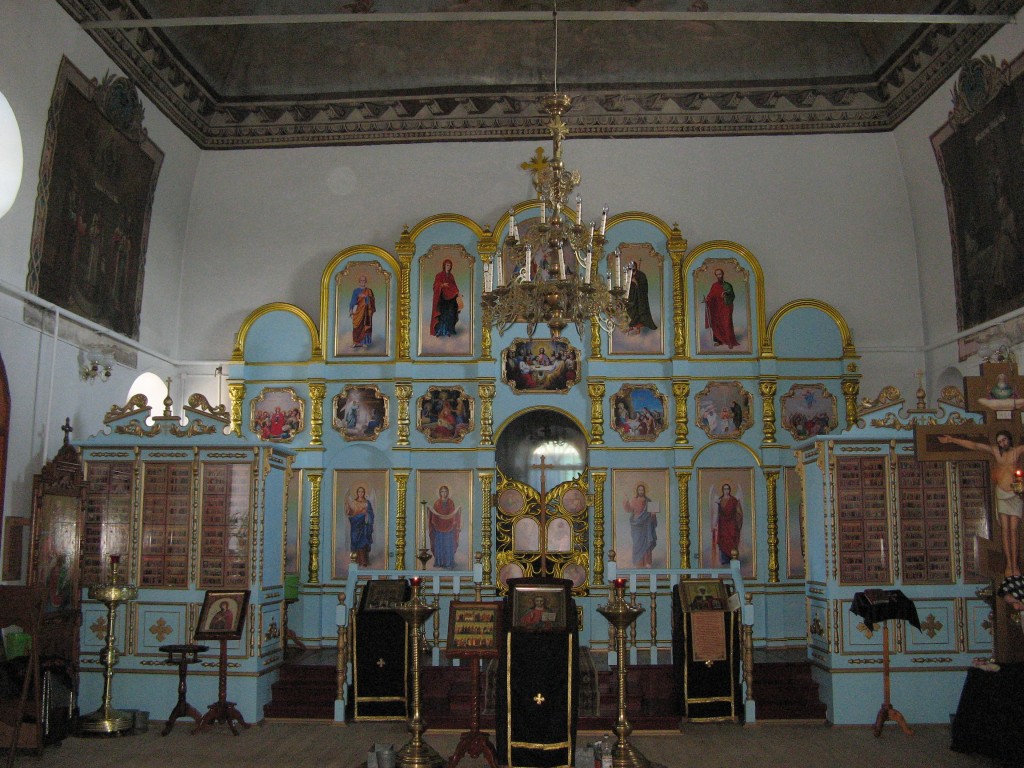 Церковь Покрова Пресвятой Богородицы, Арск (Арский район, Республика Татарстан). интерьер и убранство, Иконостас храма