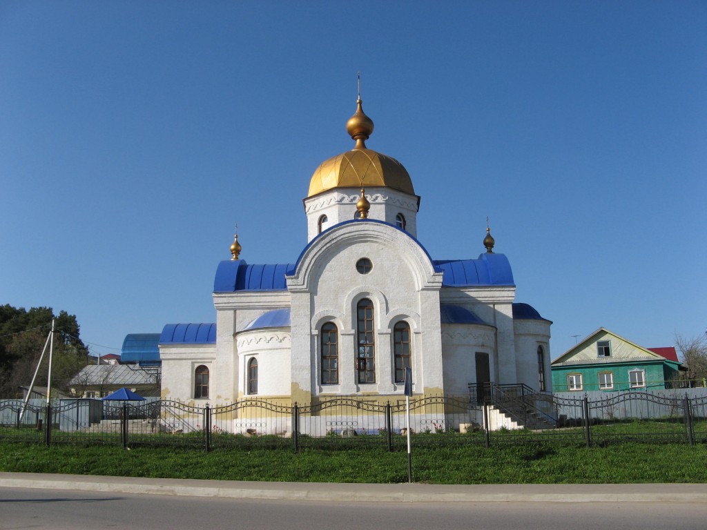 Кукмор. Церковь Петра и Павла (новая). фасады