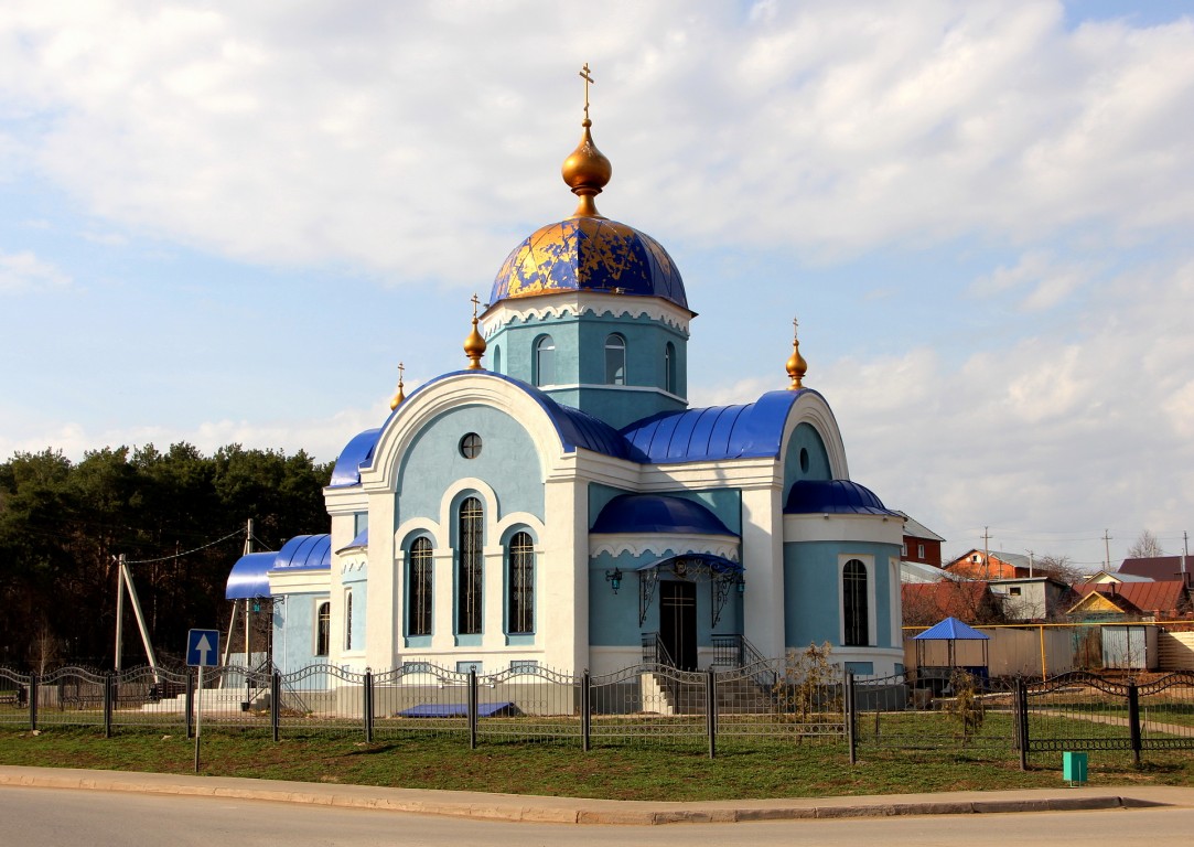 Кукмор. Церковь Петра и Павла (новая). фасады