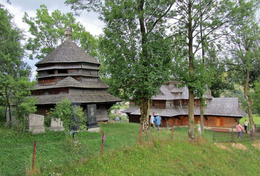 Церковь Вознесения Господня, Ясиня (Раховский район, Украина, Закарпатская область). фасады, вид с юго-запада