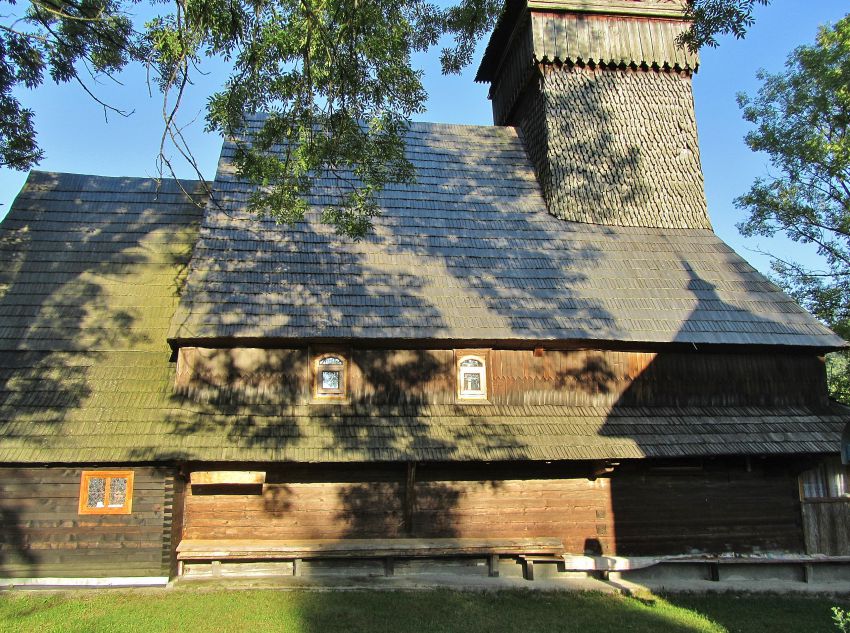 Церковь Михаила Архангела, Негровец (Межгорский район, Украина, Закарпатская область). фасады, западный фасад
