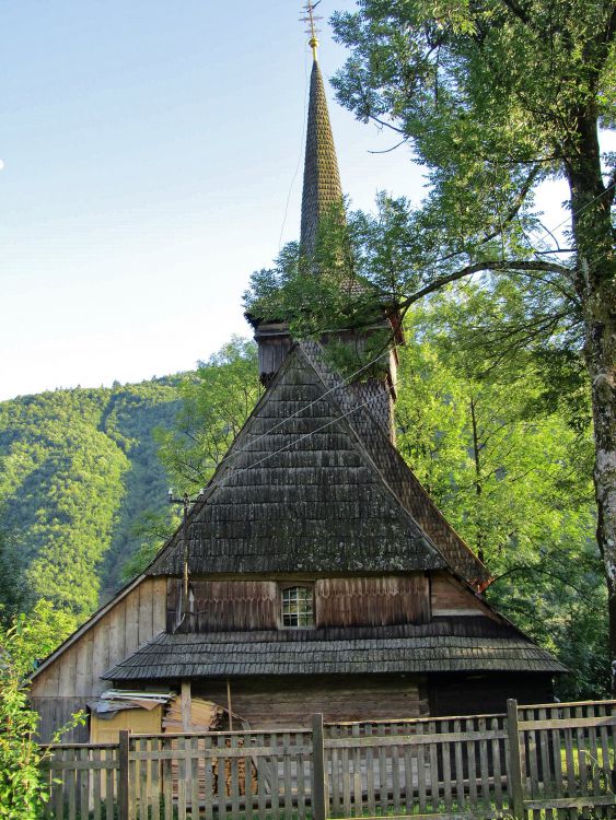 Церковь Михаила Архангела, Негровец (Межгорский район, Украина, Закарпатская область). фасады, северный фасад