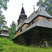 Церковь Введения во храм Пресвятой Богородицы, вид с юго-востока, на заднем плане звонница<br>, Ростока, Межгорский район, Украина, Закарпатская область