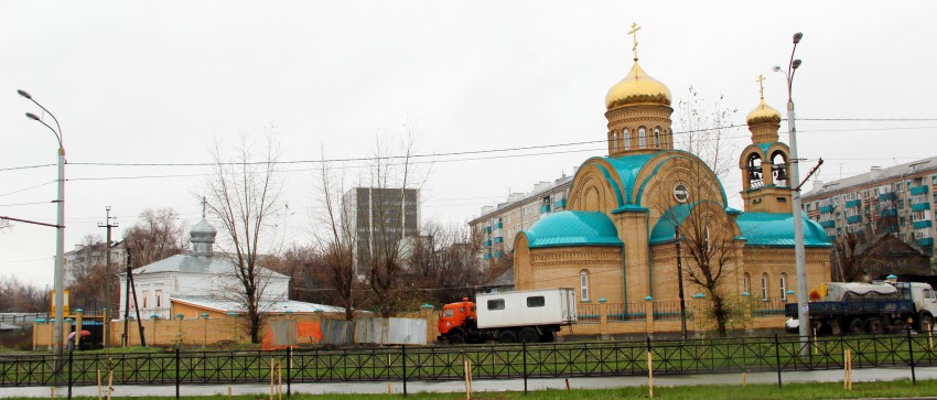 Кировский район. Церковь Сергия Радонежского. общий вид в ландшафте