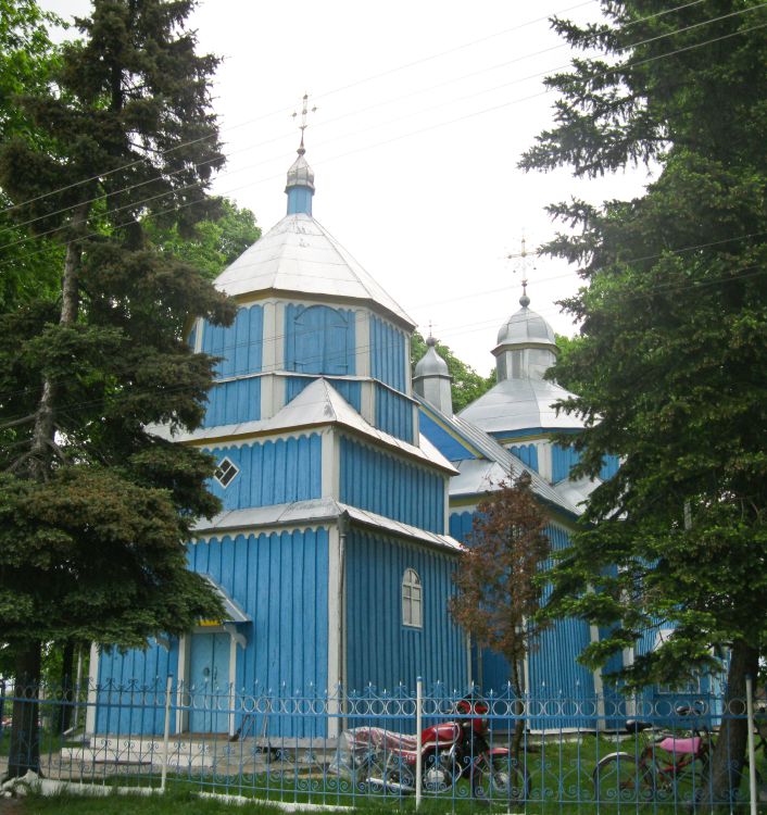 Балашовка. Церковь Иоанна Богослова. общий вид в ландшафте